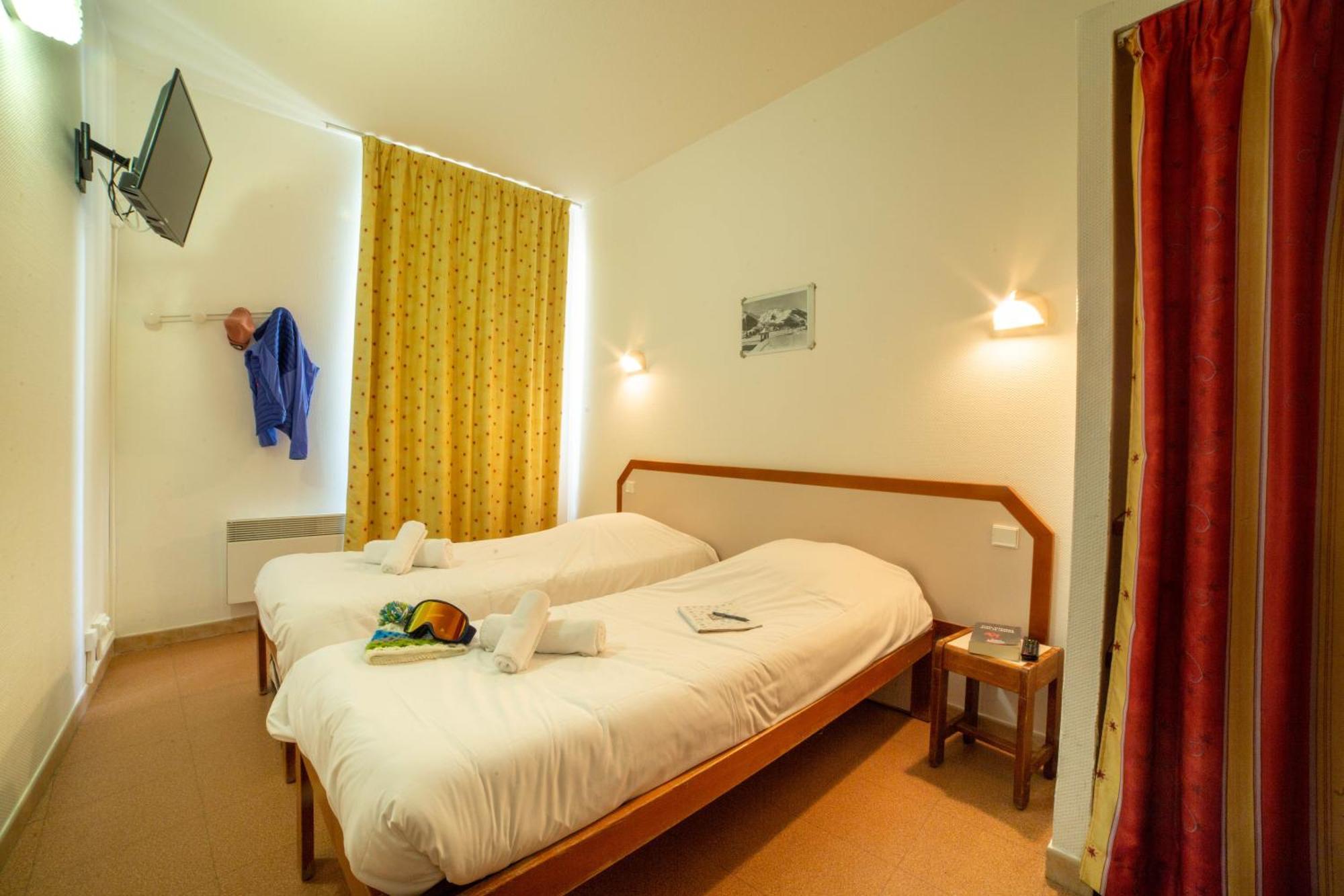 Le Rabuons Hotel Saint-Etienne-de-Tinee Bagian luar foto