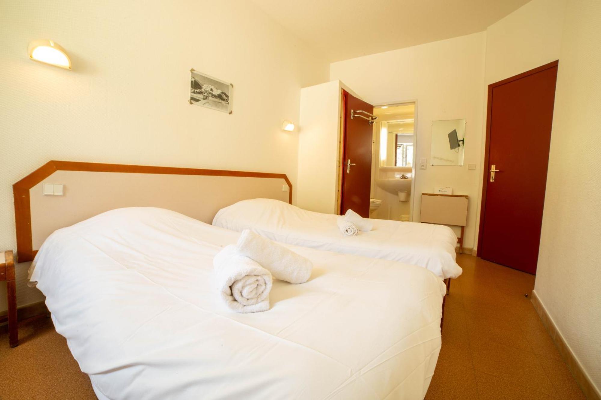 Le Rabuons Hotel Saint-Etienne-de-Tinee Bagian luar foto