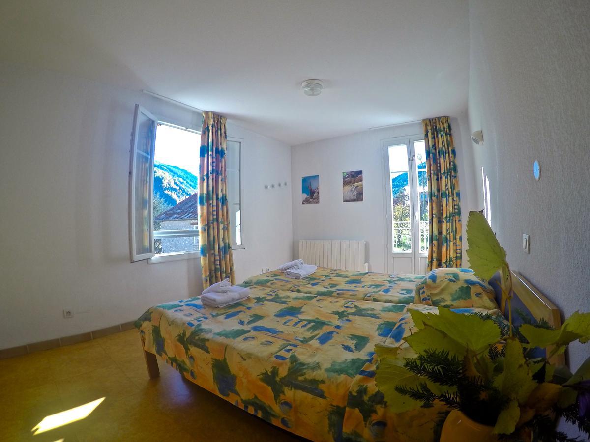 Le Rabuons Hotel Saint-Etienne-de-Tinee Bagian luar foto